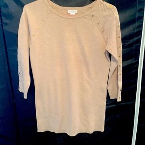 Ribbed sweater very with golden knobs